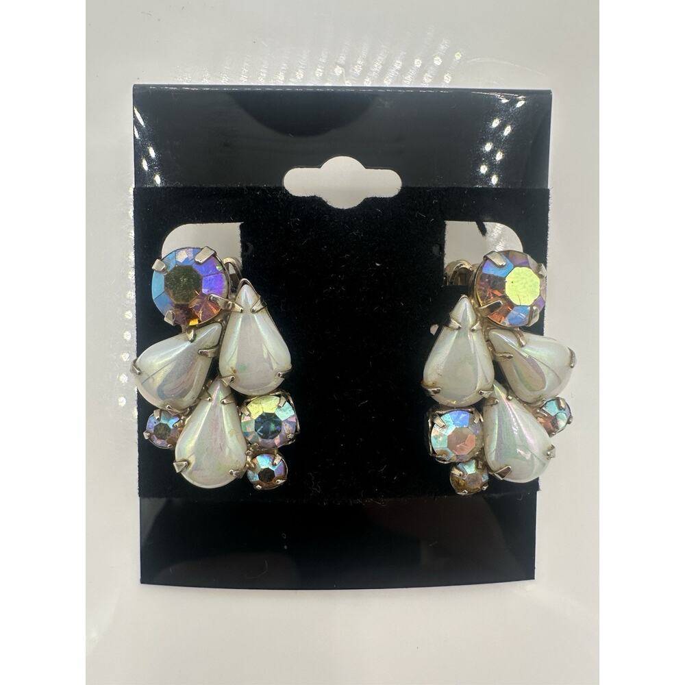 Garne Vintage Cluster Aurora Borealis White Clip on Earrings 1950s
